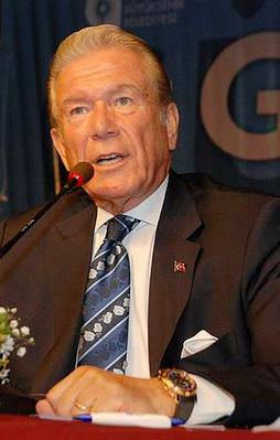 Uğur Dündar'a hapis cezası