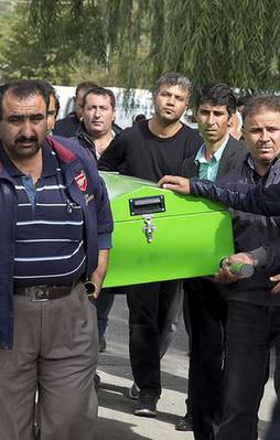 Cenazeler teslim ediliyor