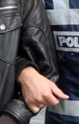 Paralel iş adamı yurtdışına kaçarken yakalandı