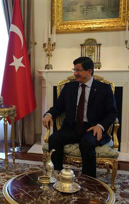 Davutoğlu Akar ve Fidan ile görüştü