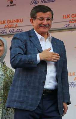 AK Parti dev mitingini erteledi
