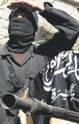 DAEŞ'e petrol PYD'ye toprak