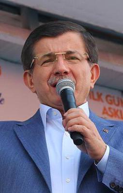"Kardeşliğimize ihanet ederek bu ülkeyi teslim alamazlar"