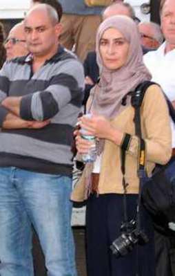 CHP'den başörtülü gazeteciye büyük ayıp