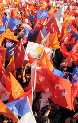 O partiyi bırakıp  AK Parti'ye geçtiler