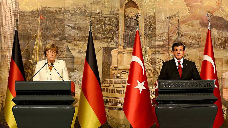 "Türk vatandaşlarına Schengen uygulaması başlamalı"