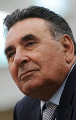 Hükümete savaş açtı