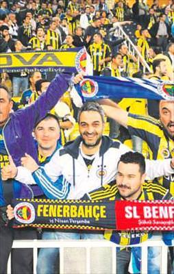 Ancak Sneijder'in oğlu görür! Korkmayın kupa yok