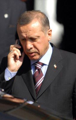 Erdoğan'dan şehit ailelerine 'yanınızdayız' telefonu