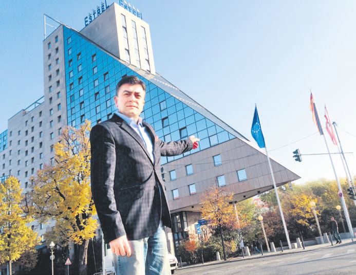 Estrel'de TAKVİM paniği