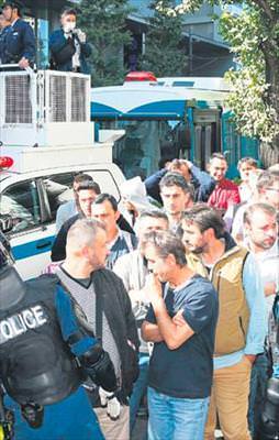 Tokyo'da bayrak kavgası