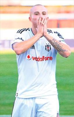 Kartal'da çifte şok!