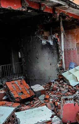 Biri canlı bomba çıktı