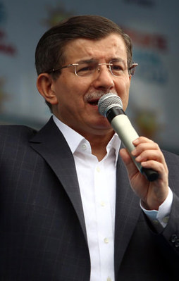 Davutoğlu'ndan Diyarbakır'da önemli açıklamalar