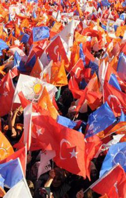 O partilerden AK Parti'ye büyük katılım