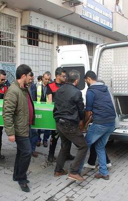 Suriyeli 2 gazeteci boğazı kesilerek öldürüldü