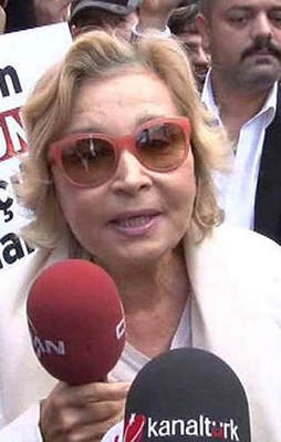 Nazlı Ilıcak'a oğlundan sert tepki