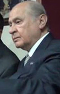 Bahçeli TRT mikrofonuna bile tahammül edemedi
