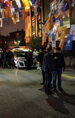 AK Parti seçim bürosuna bombalı saldırı