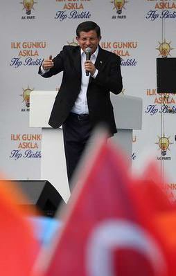 Davutoğlu'ndan MHP ve HDP seçmenine çağrı