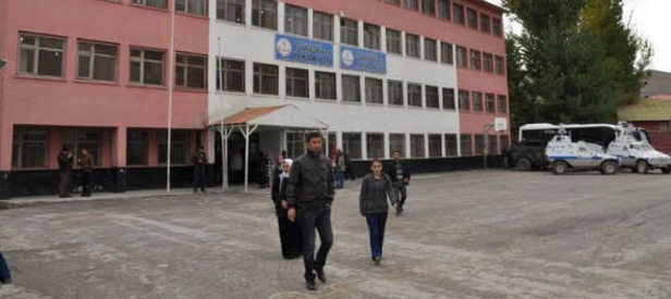 Yüksekova’da seçmene PKK engeli