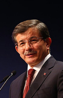 "Siyaset ancak sanat ile ehlileşir"