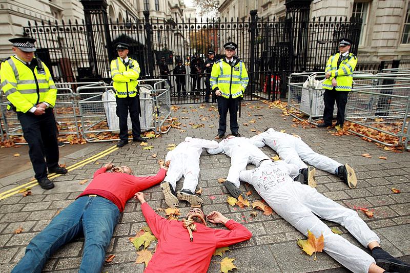 Sisi İngiltere'de protesto edildi-2