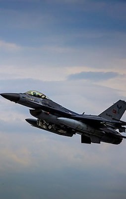Türk jetleri Kuzey Irak'a girdi