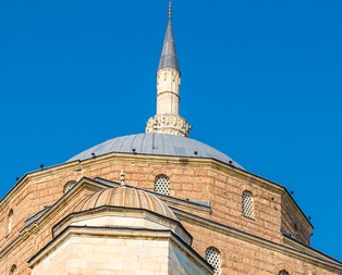 Kıbrıs'ta ezanlar susmadı-1