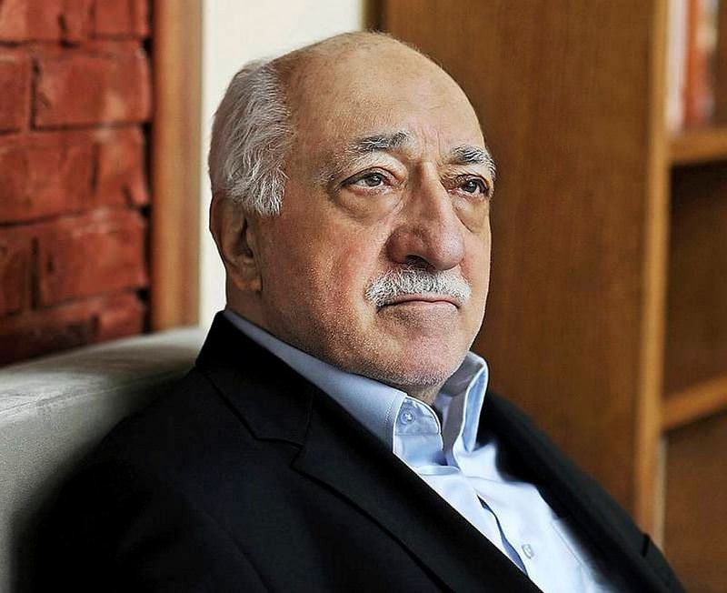 FETÖ üyelerini bile fişlemiş