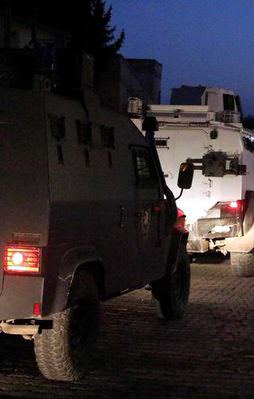 Mardin'de polise bombalı saldırı: 4 yaralı