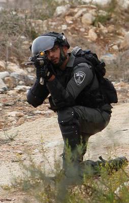 İsrail askeri Filistinli öğrencileri vurdu