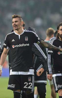 Kartal 90'da avladı