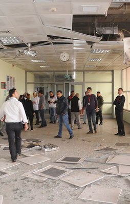 Teröristler acil servisi vurdu!