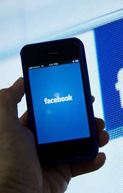 Facebook'la mutluluk ve stres ilişkisi araştırıldı