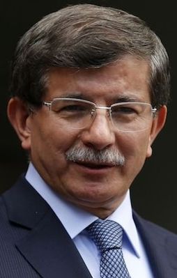 Davutoğlu'ndan Paris açıklaması