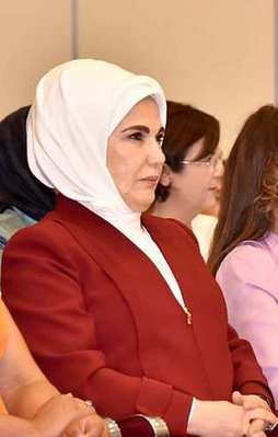 Emine Erdoğan ve lider eşlerinden okul ziyareti