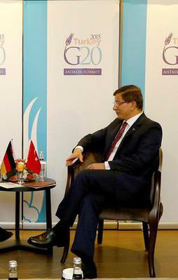 Başbakan Davutoğlu Merkel ile görüştü