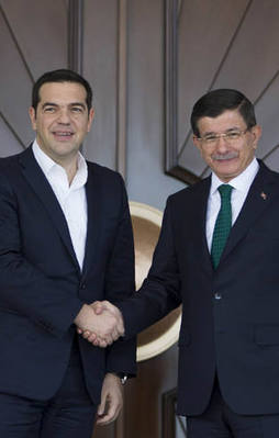 Davutoğlu ve Çipras ortak basın toplantısı düzenledi