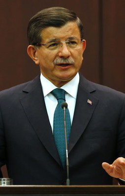 Davutoğlu: Rehin alınan iki kişi ile iritibattayız