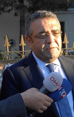 CHP'li vekil PKK'nın avukatlığına soyundu