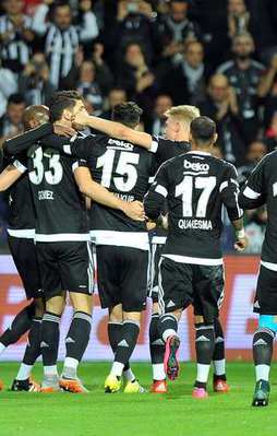 Kartal zirveyi sevdi