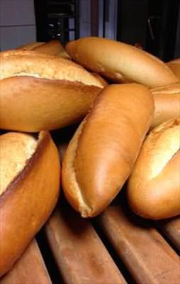 Ekmeğin içinden tel ve ip çıktı