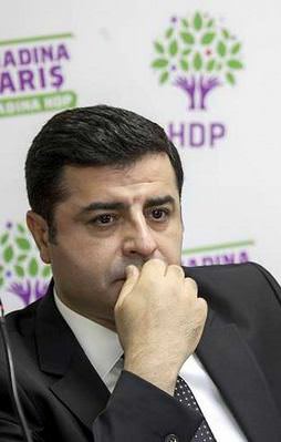 Demirtaş'ın makam otosunda hasar incelemesi