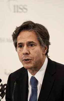 ABD'li bakan Cumhuriyet muhabirini fena bozdu!