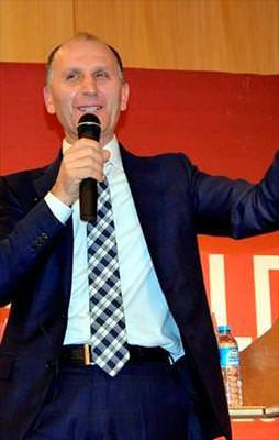 Muharrem Usta: Zor tünelden geçiyoruz