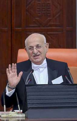 Meclis Başkanı Önder ve Tanal'ı fena bozdu