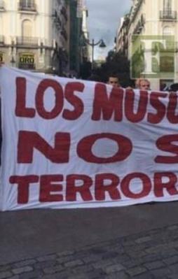 Madrid maçı öncesi “Müslümanlar terörist değildir” pankartı