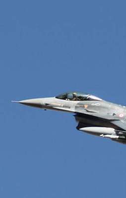 Yunanistan'dan Türk jetlerine taciz!