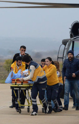 Zırhlı polis aracı devrildi: 3 yaralı
